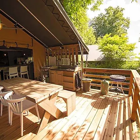 Delle Rose & Glamping Village Szálloda 4*